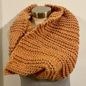 Chunky Knit Textured Bergamot Cowl